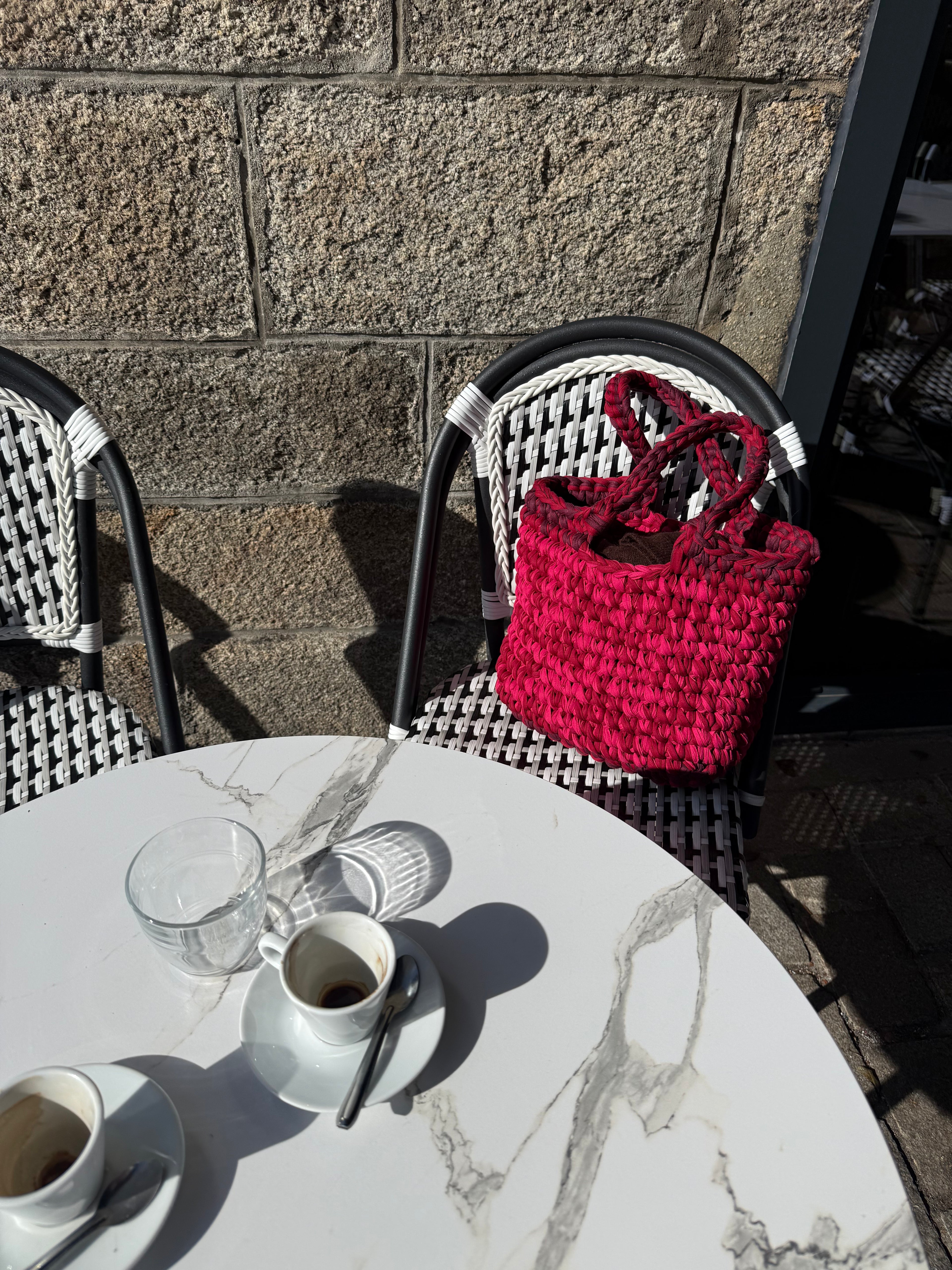 Grand sac cabas en crochet fuchsia et bordeaux, fait main en coton recyclé