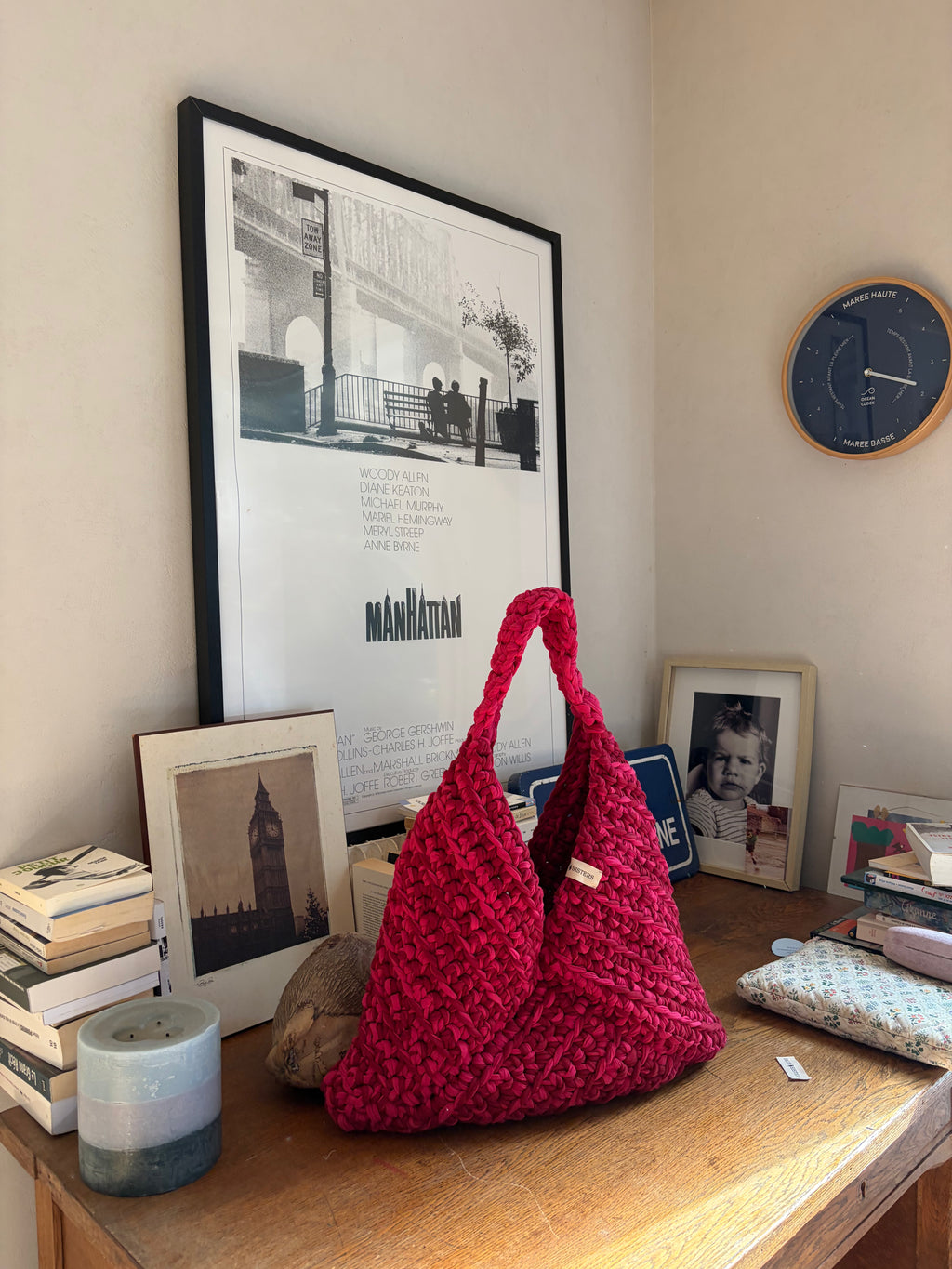 Grand sac hobo en crochet fuchsia et framboise, fait main en coton recyclé