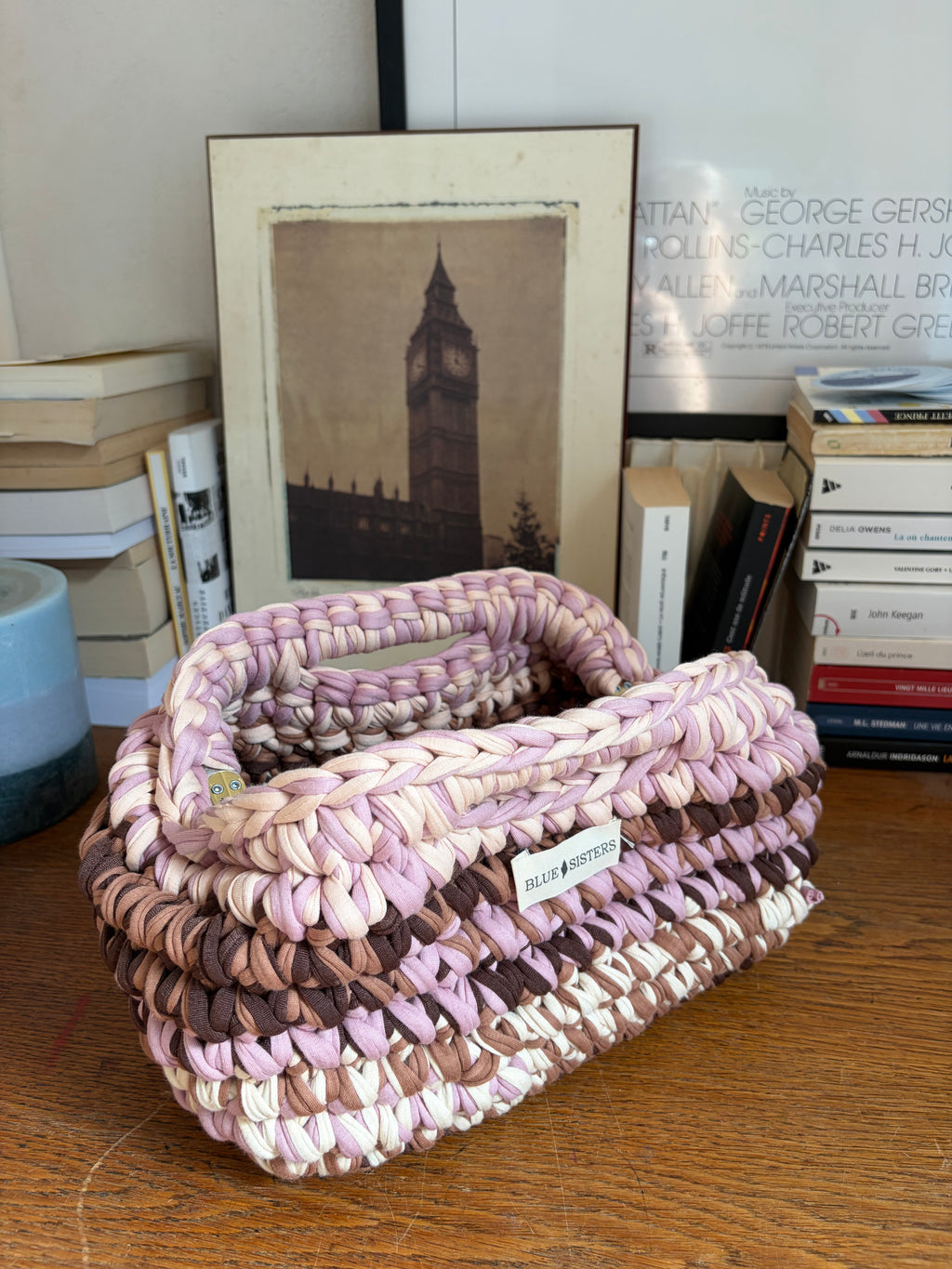Grande pochette clutch en crochet à bandes lilas, rose pêche, crème et chocolat, faite main en coton recyclé