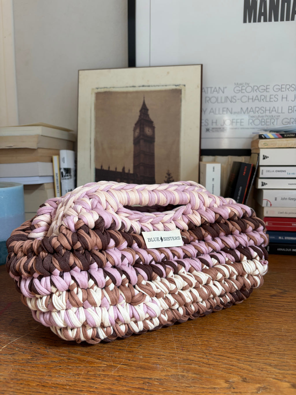 Grande pochette clutch en crochet à bandes lilas, rose pêche, crème et chocolat, faite main en coton recyclé